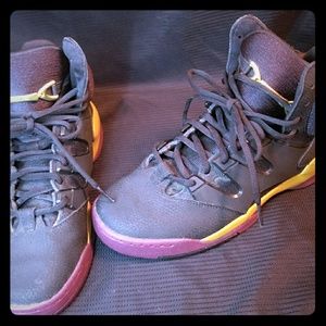 Adidas women's good luck charm size 9